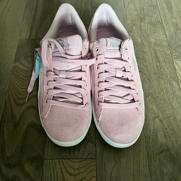 Women’s size 7 Puma shoes - Picture 1 of 4